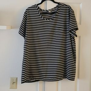 XXL Black and white striped shirt